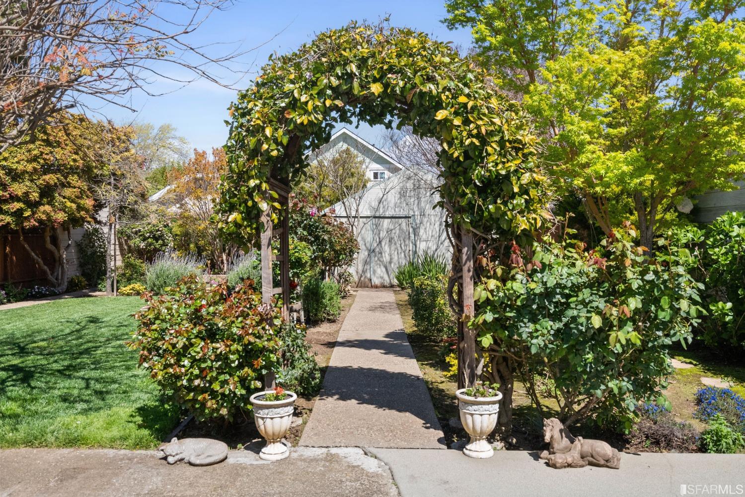 719 S South Fremont Street