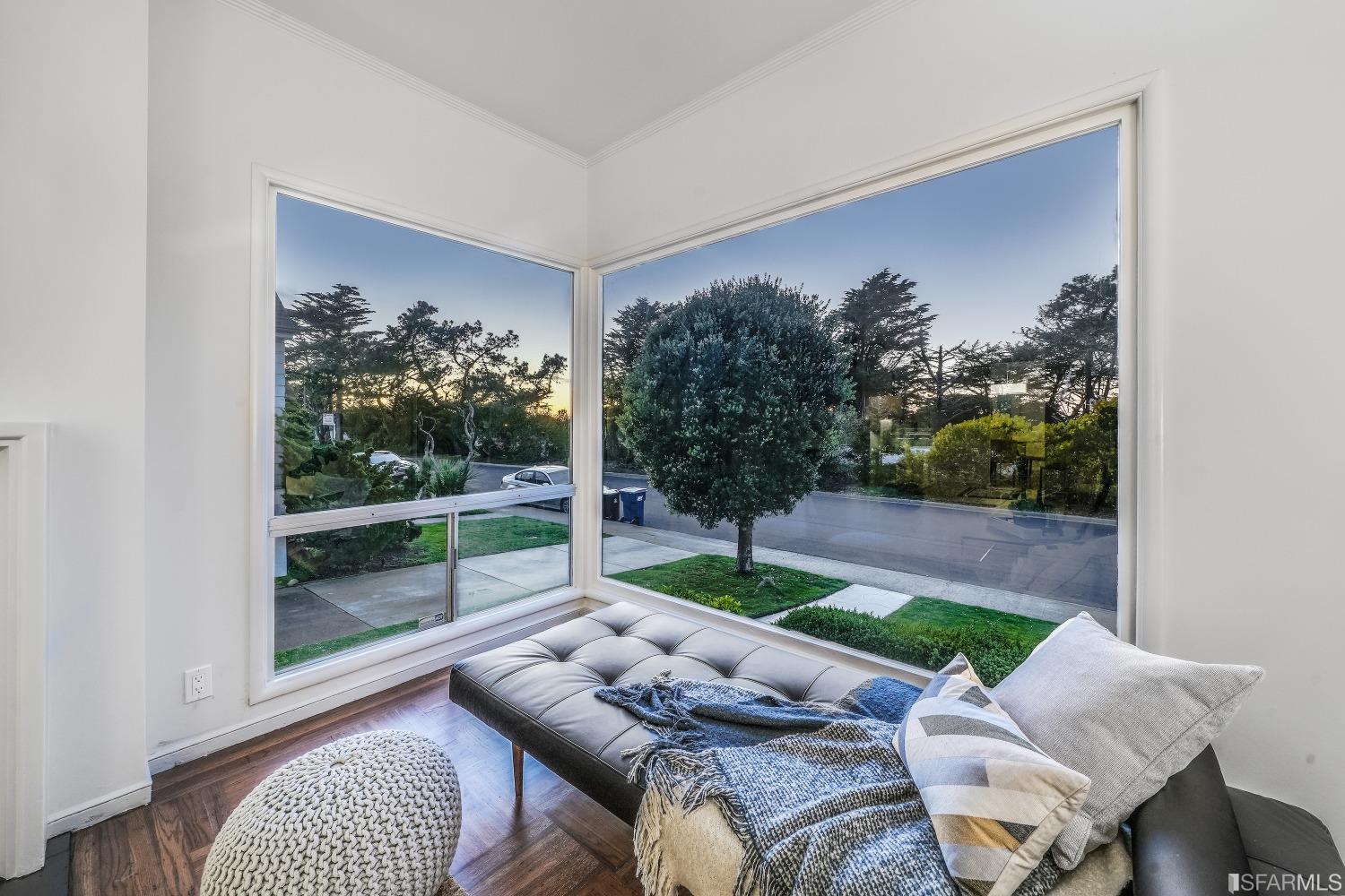 835 S Mayfair Avenue