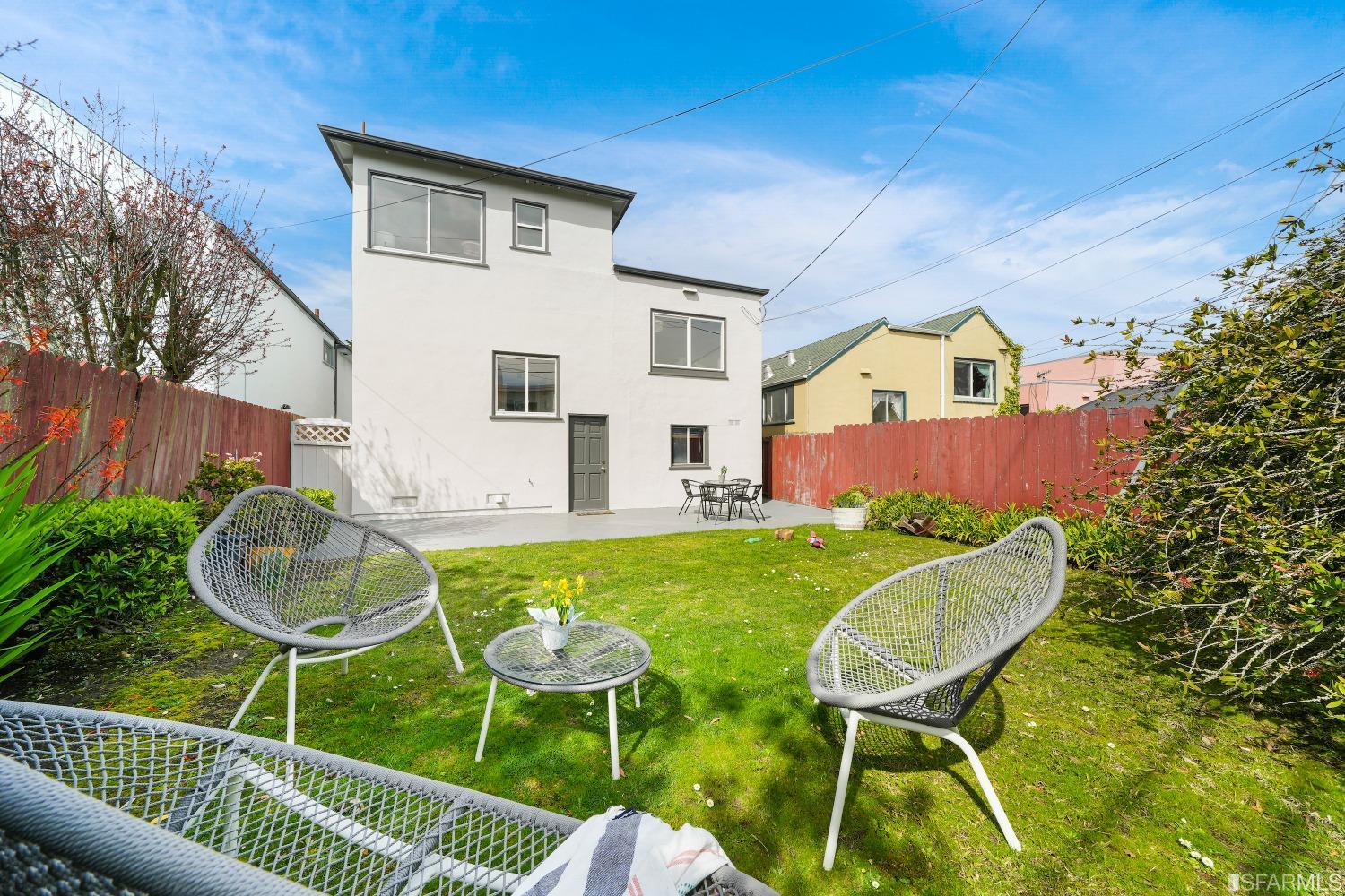 835 S Mayfair Avenue