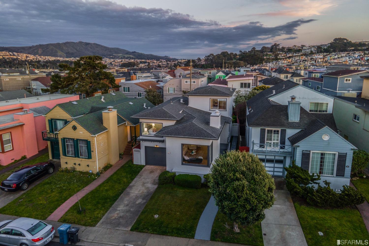 835 S Mayfair Avenue