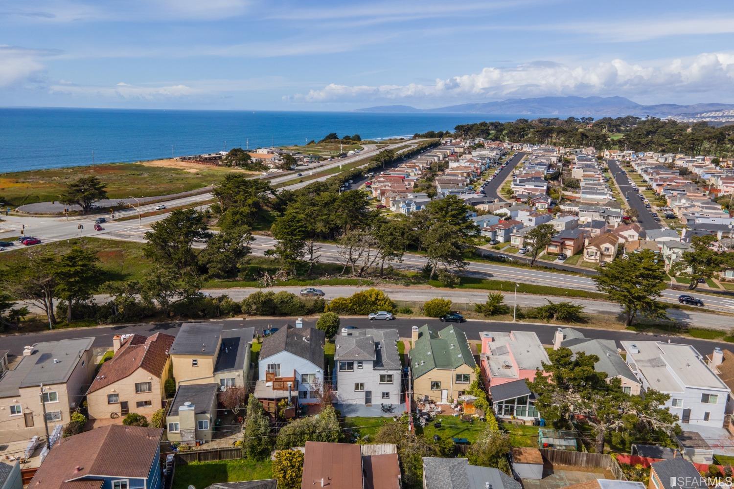 835 S Mayfair Avenue