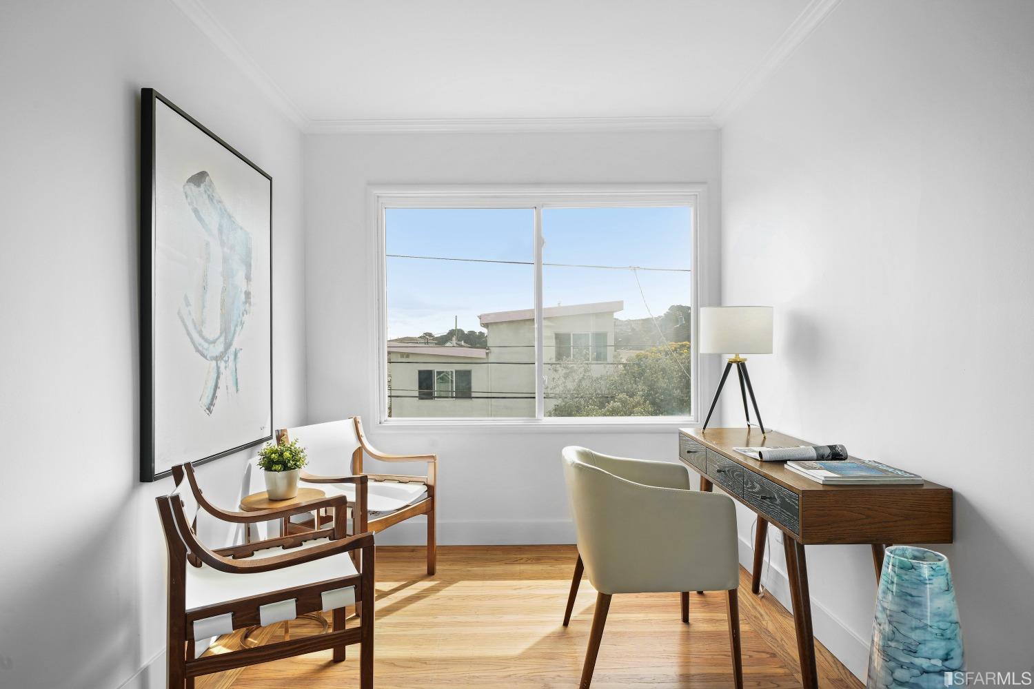 835 S Mayfair Avenue