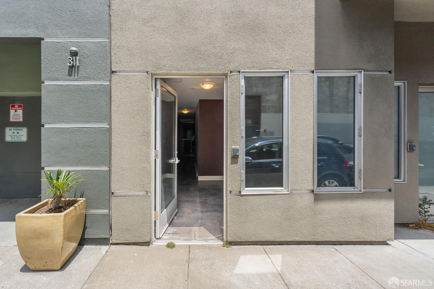 321 Langton Street Unit: 5
