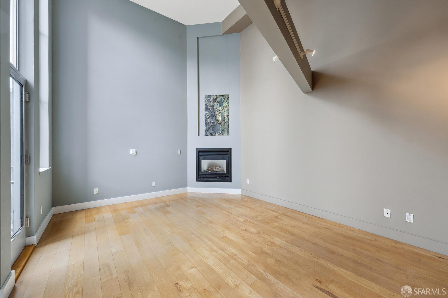 321 Langton Street Unit: 5