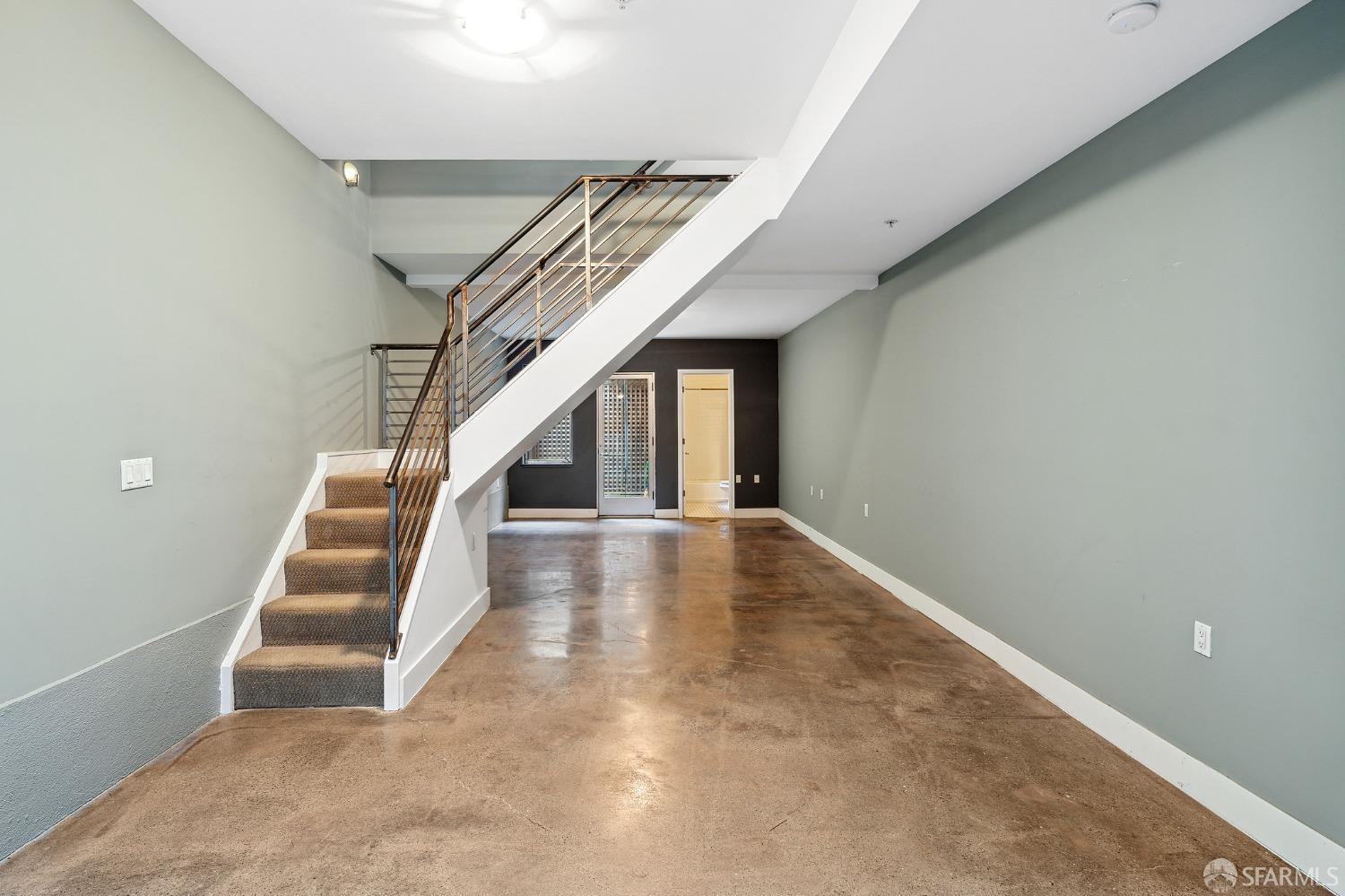 321 Langton Street Unit: 5