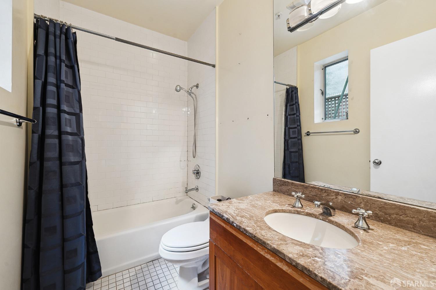 321 Langton Street Unit: 5