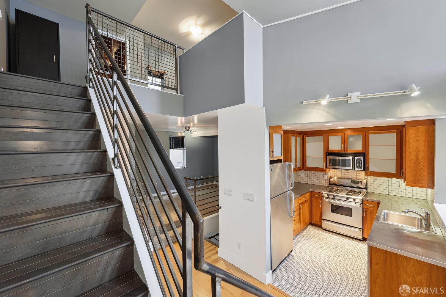 321 Langton Street Unit: 5