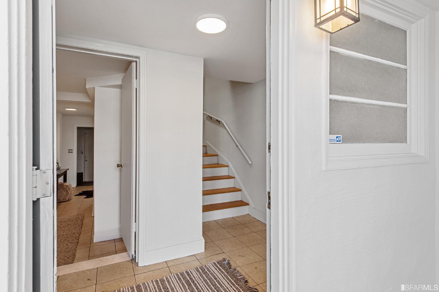 1527 Van Dyke Avenue