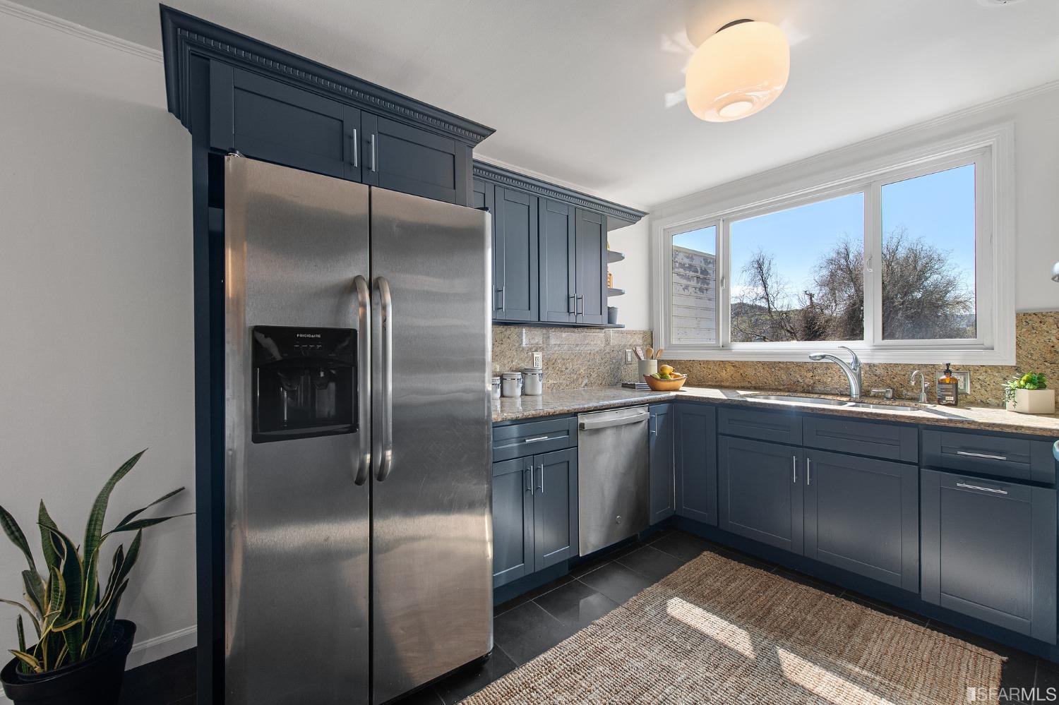 1527 Van Dyke Avenue