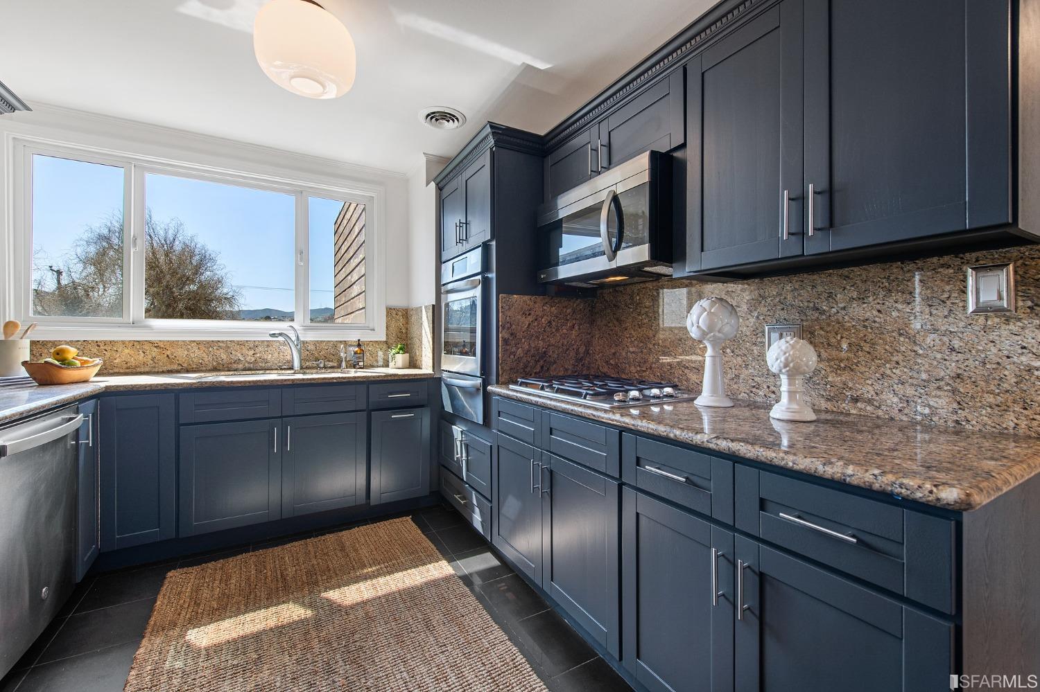 1527 Van Dyke Avenue