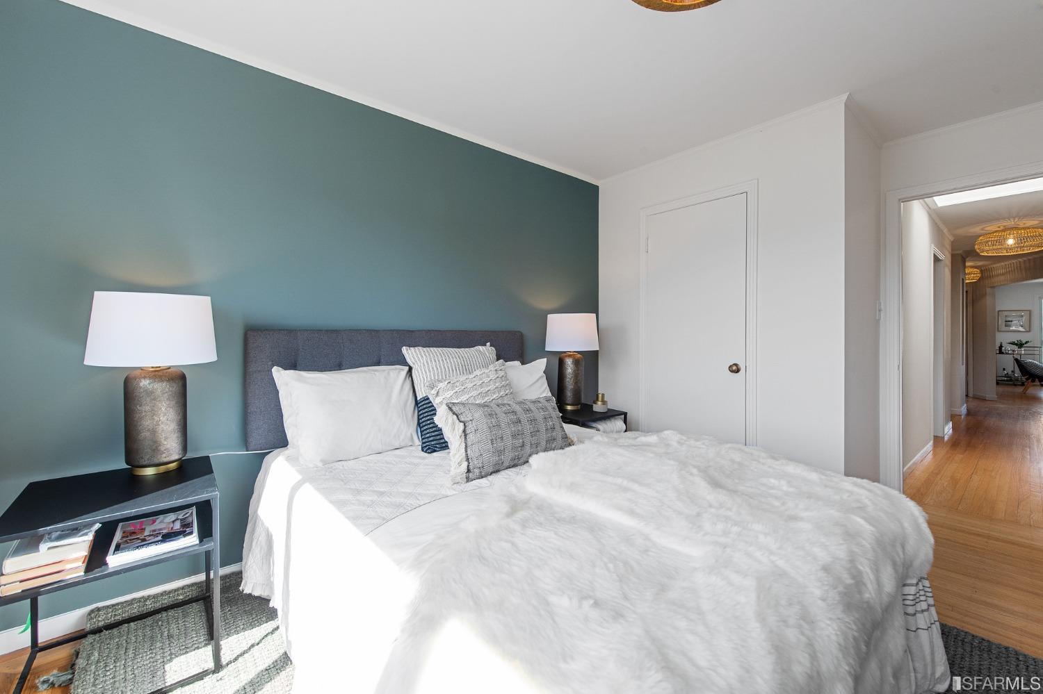 1527 Van Dyke Avenue