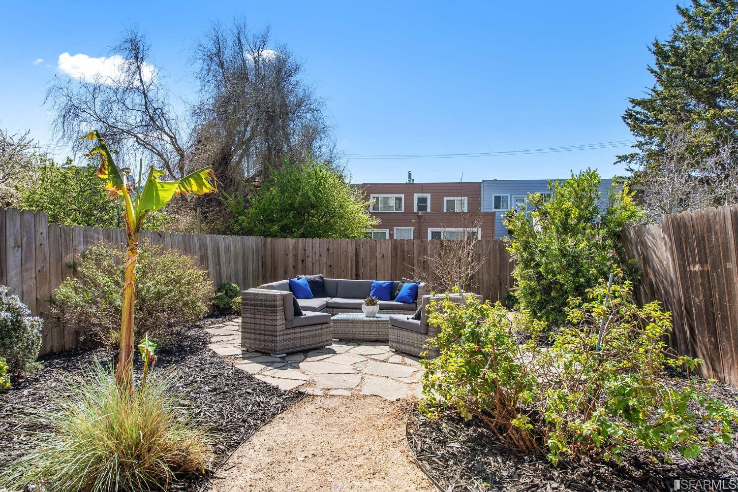 1527 Van Dyke Avenue