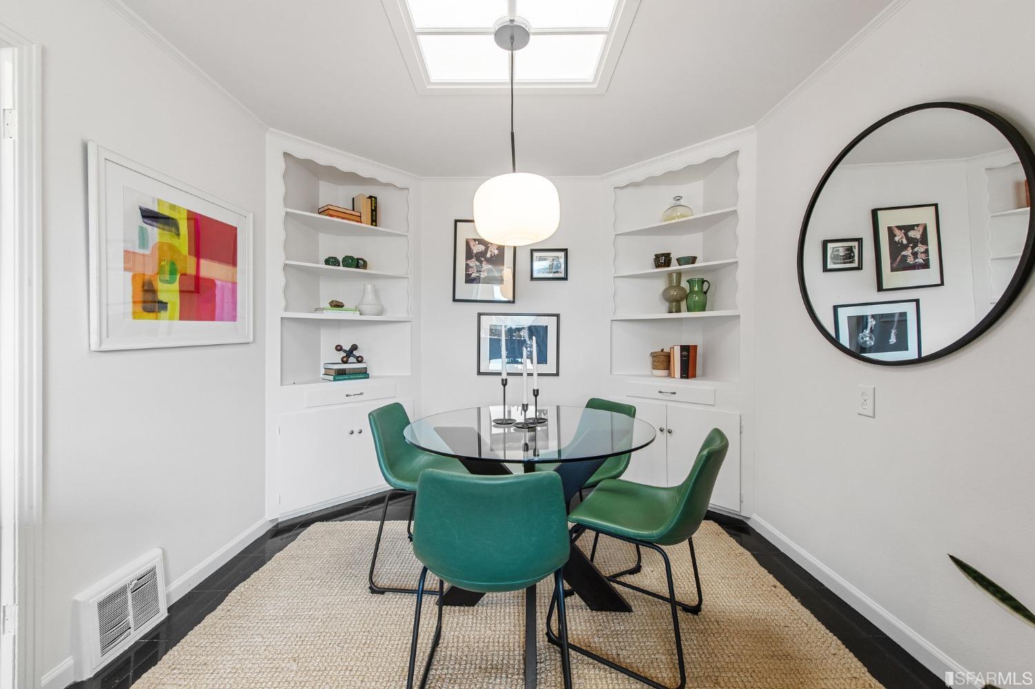 1527 Van Dyke Avenue