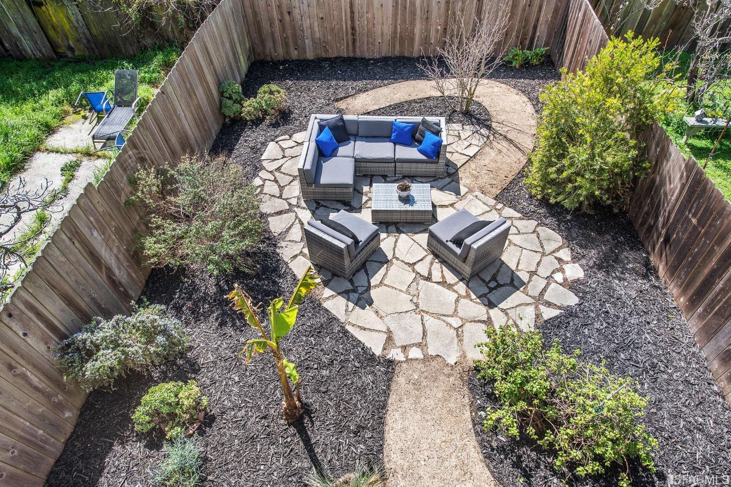 1527 Van Dyke Avenue