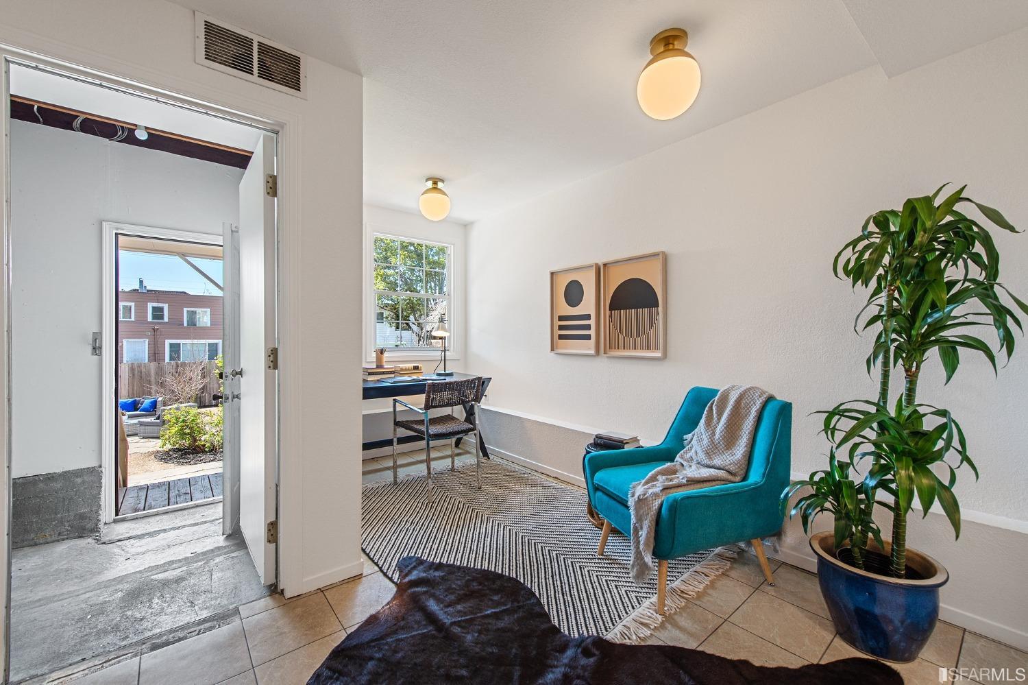 1527 Van Dyke Avenue