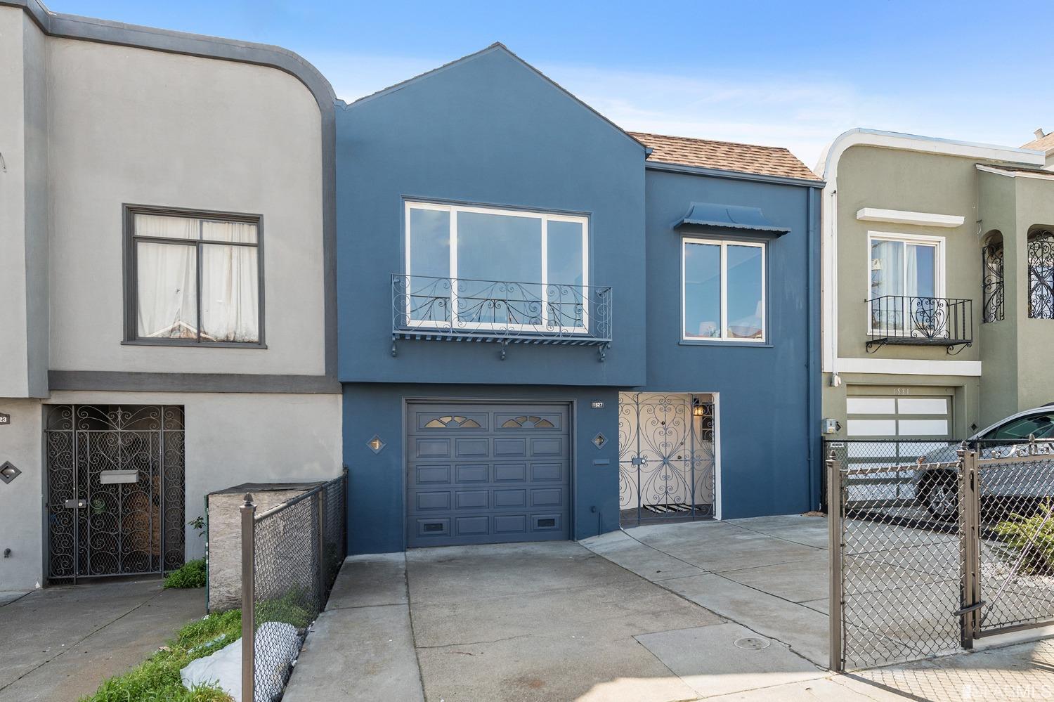 1527 Van Dyke Avenue