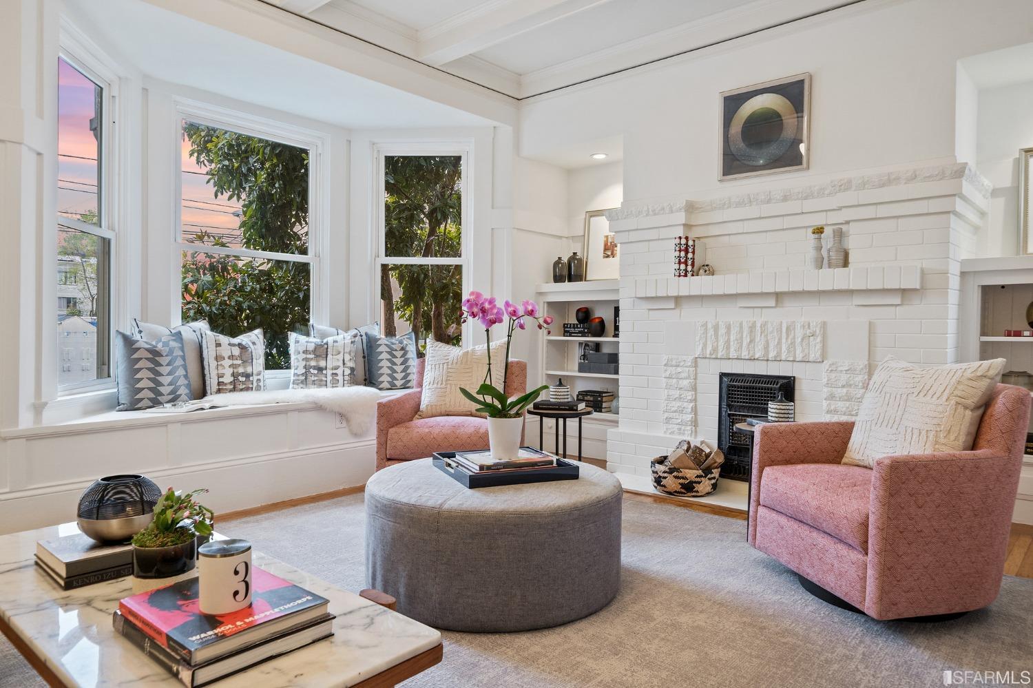 1037 S South Van Ness Avenue