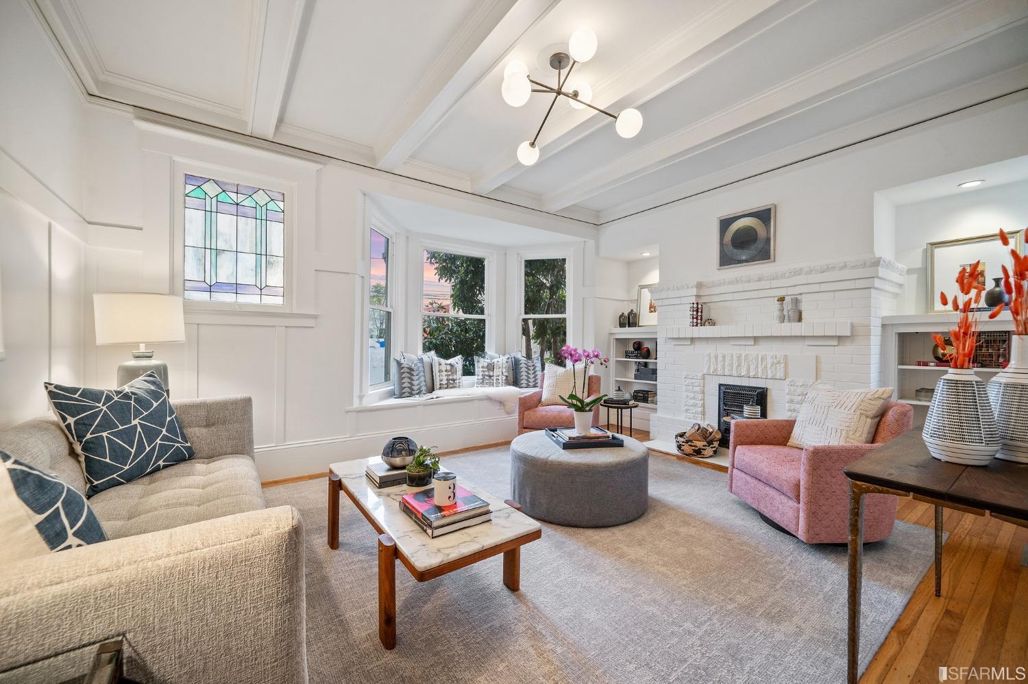 1037 S South Van Ness Avenue