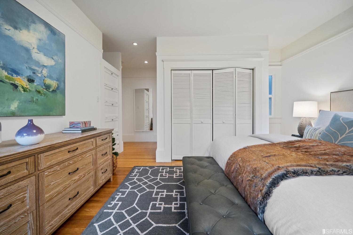 1037 S South Van Ness Avenue