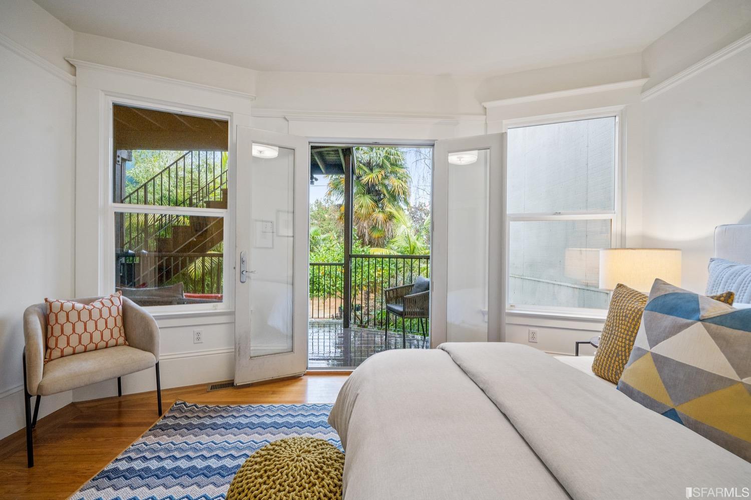 1037 S South Van Ness Avenue