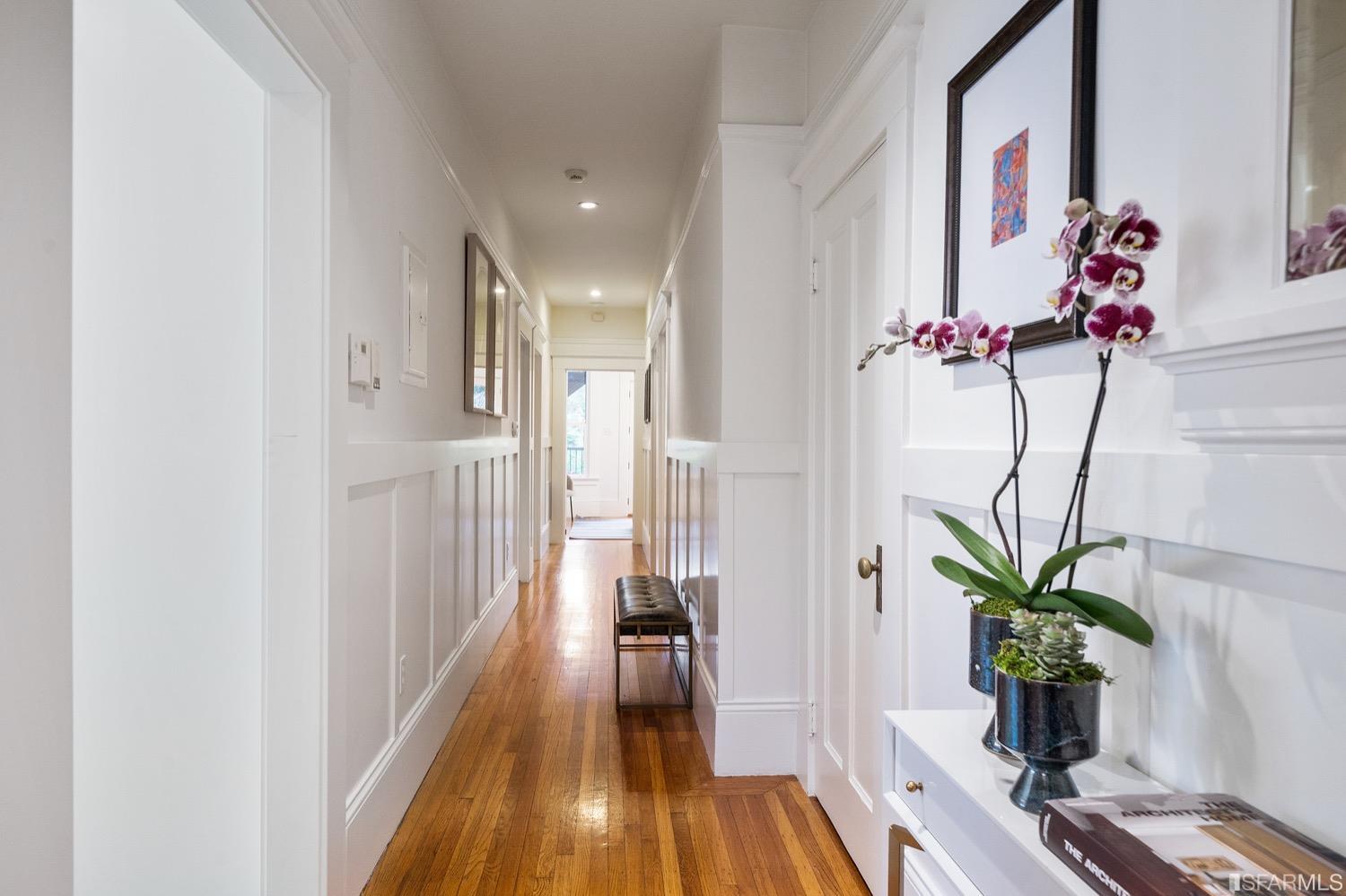 1037 S South Van Ness Avenue