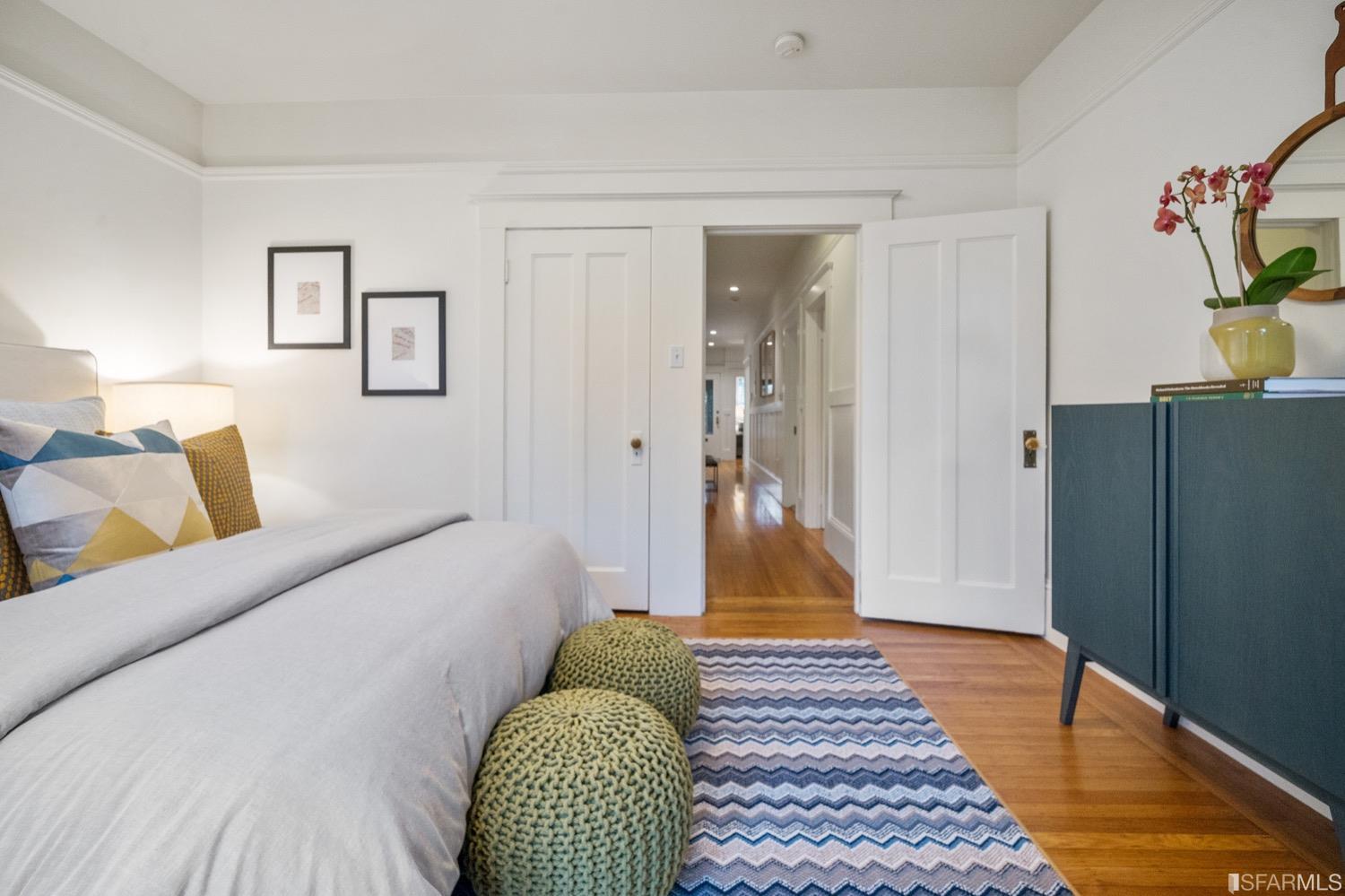 1037 S South Van Ness Avenue