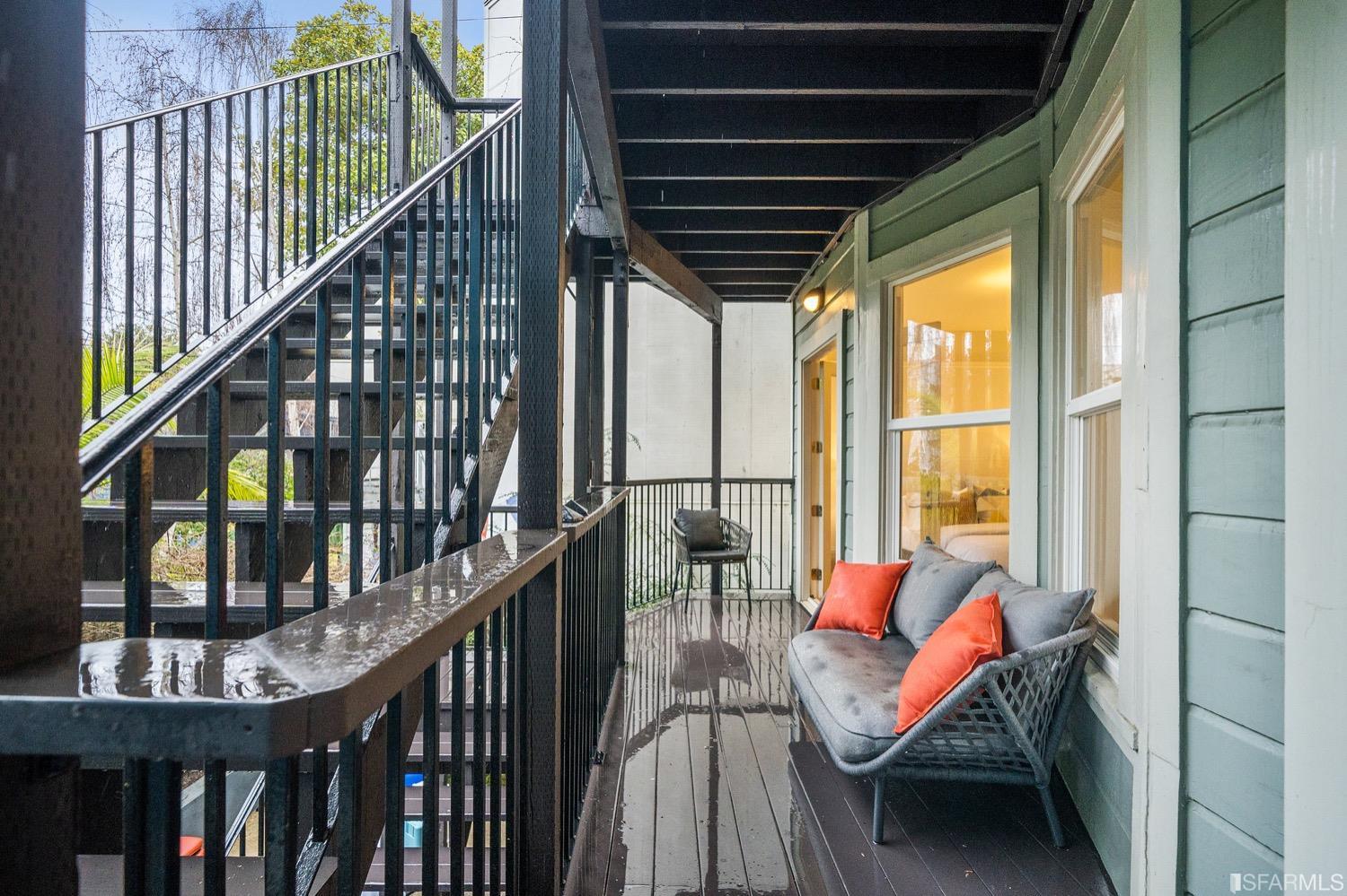 1037 S South Van Ness Avenue