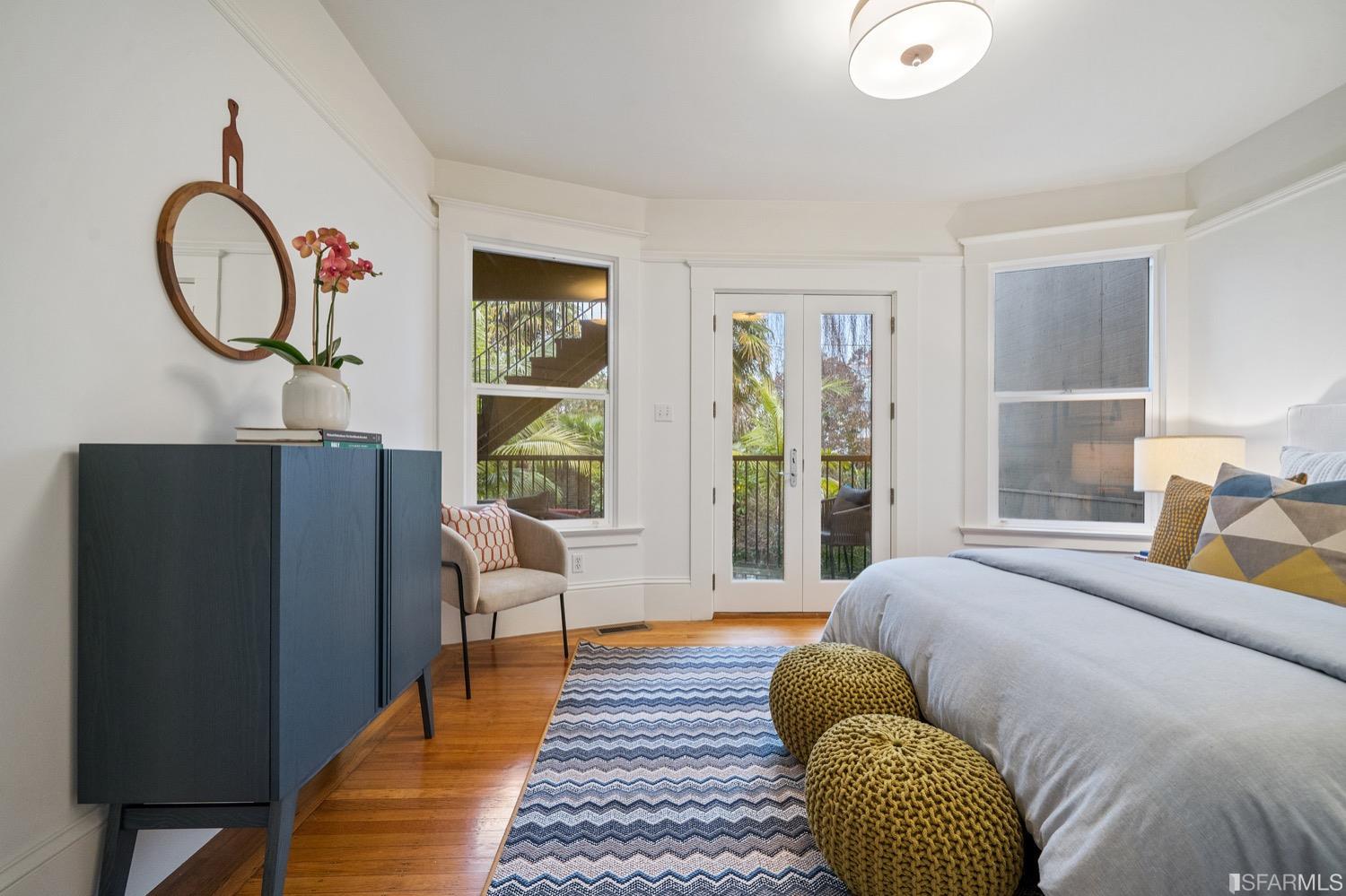 1037 S South Van Ness Avenue