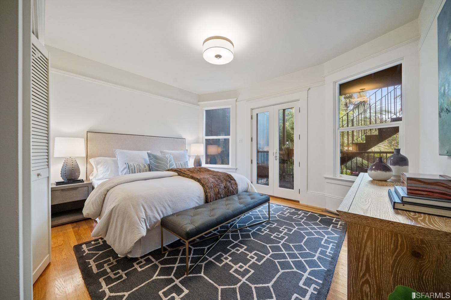 1037 S South Van Ness Avenue