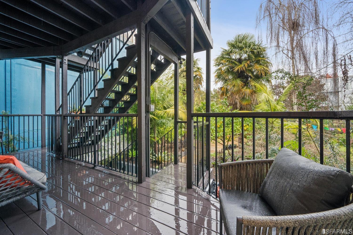 1037 S South Van Ness Avenue