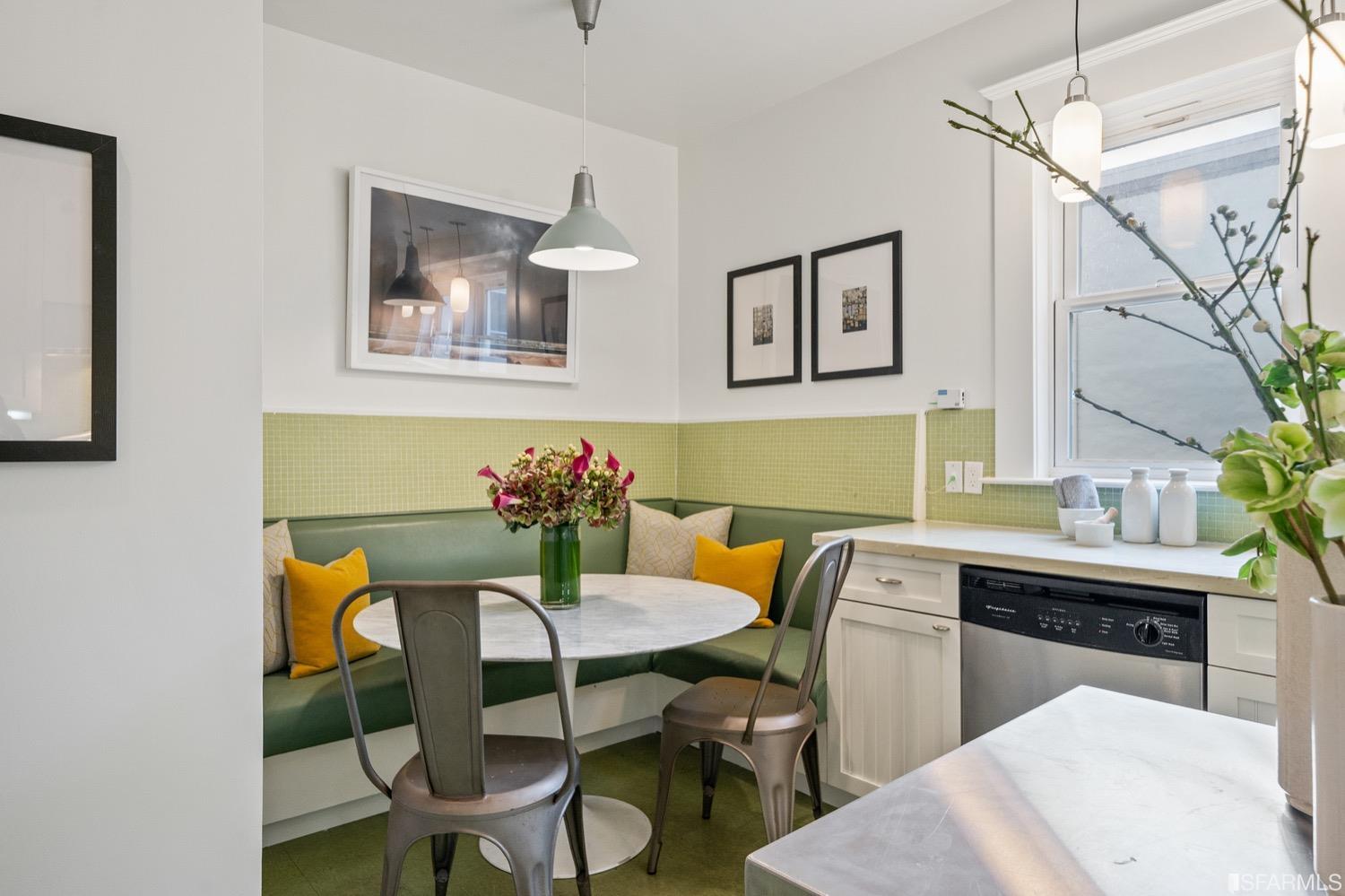 1037 S South Van Ness Avenue