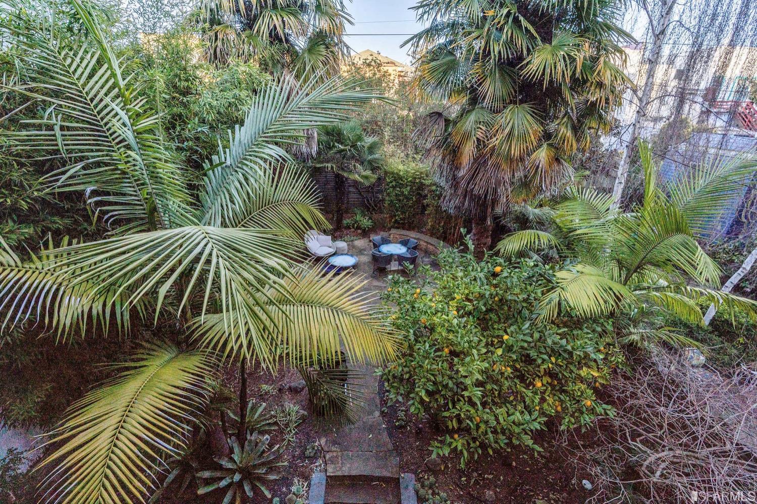 1037 S South Van Ness Avenue