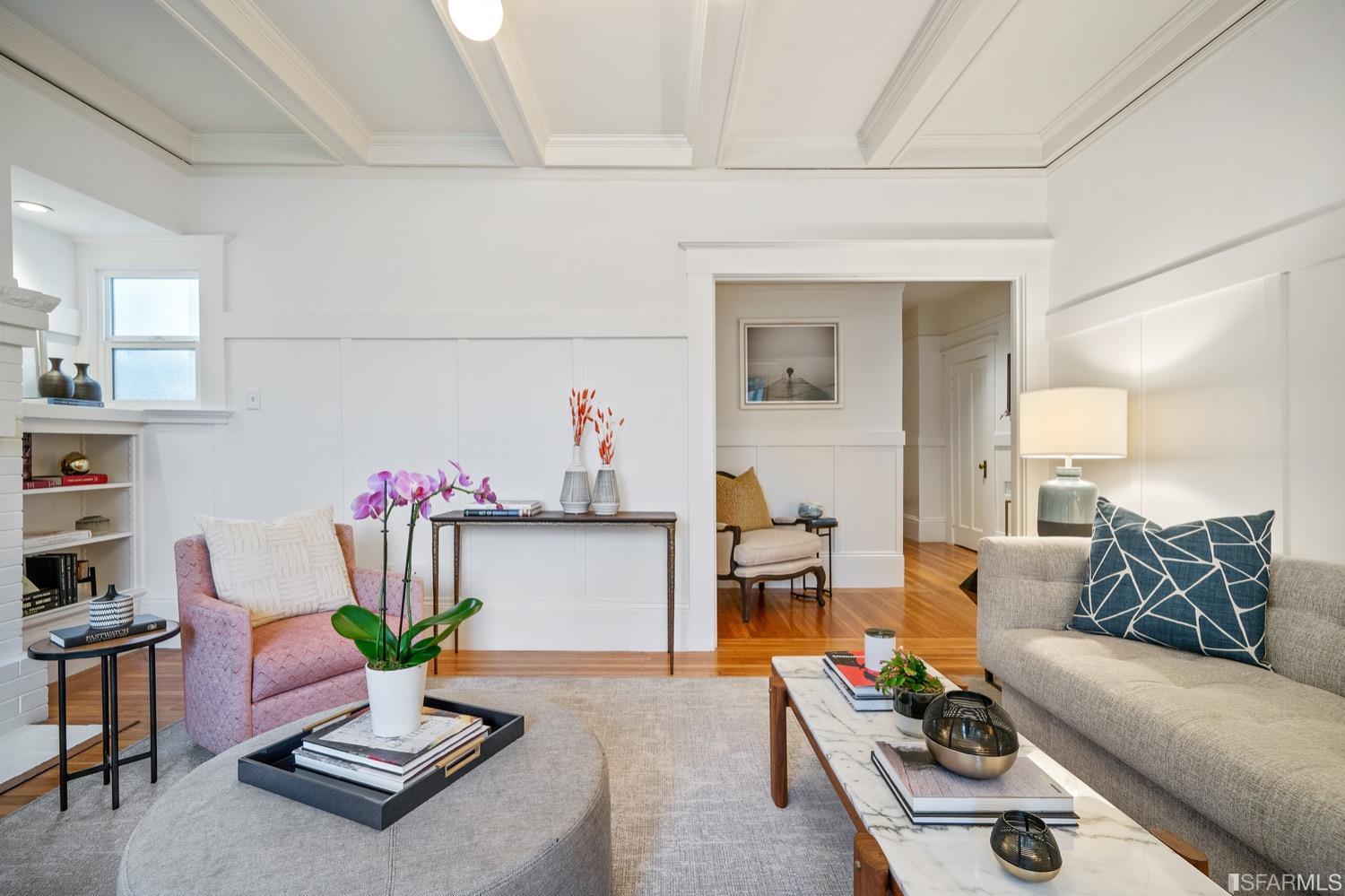 1037 S South Van Ness Avenue