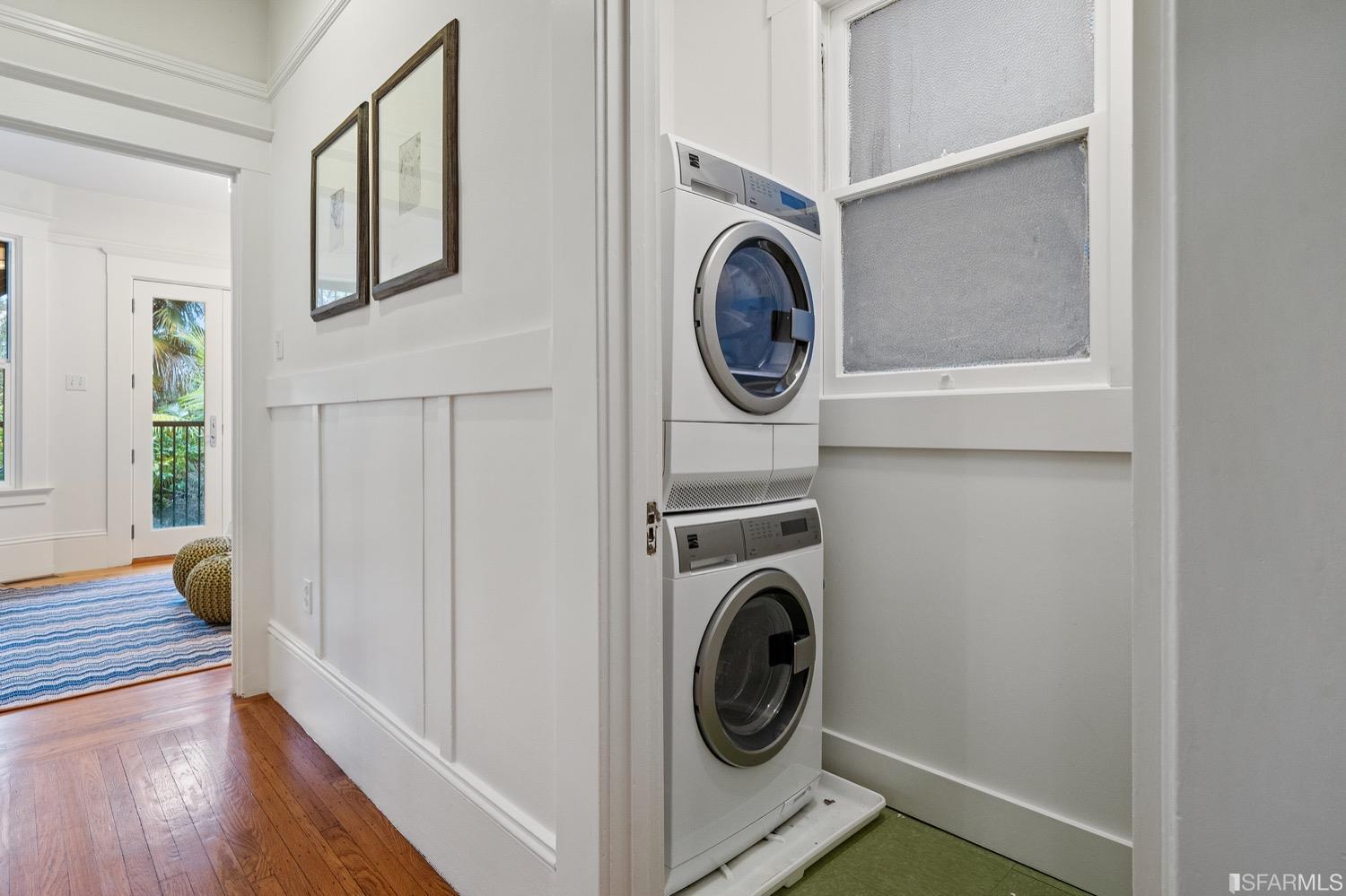 1037 S South Van Ness Avenue