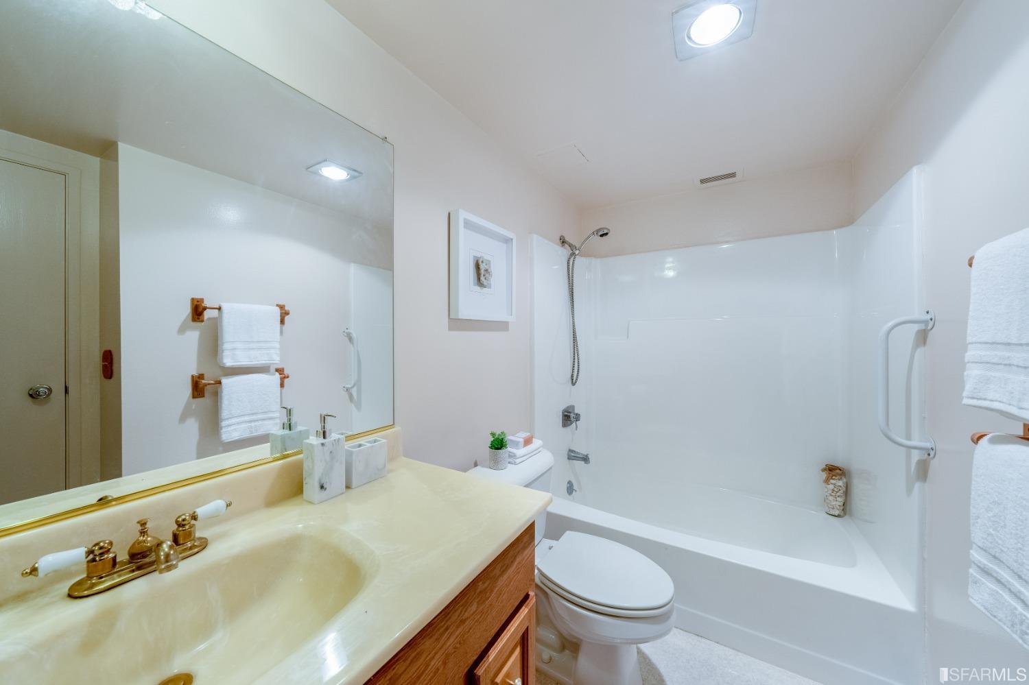 801 Franklin Street Unit: 1429