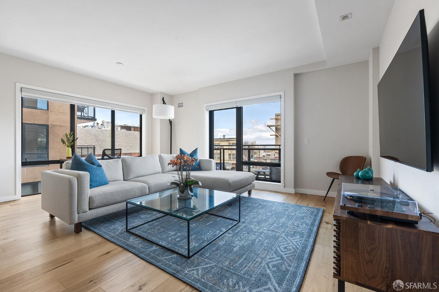 1731 Powell Street # 302
