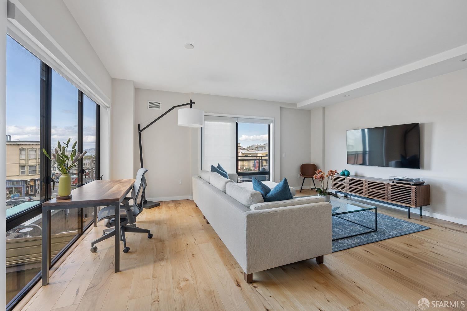 1731 Powell Street # 302