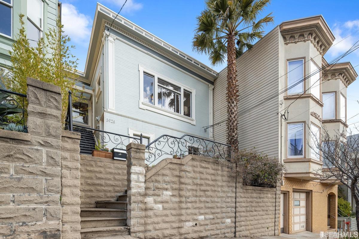 3928 Cesar Chavez Street