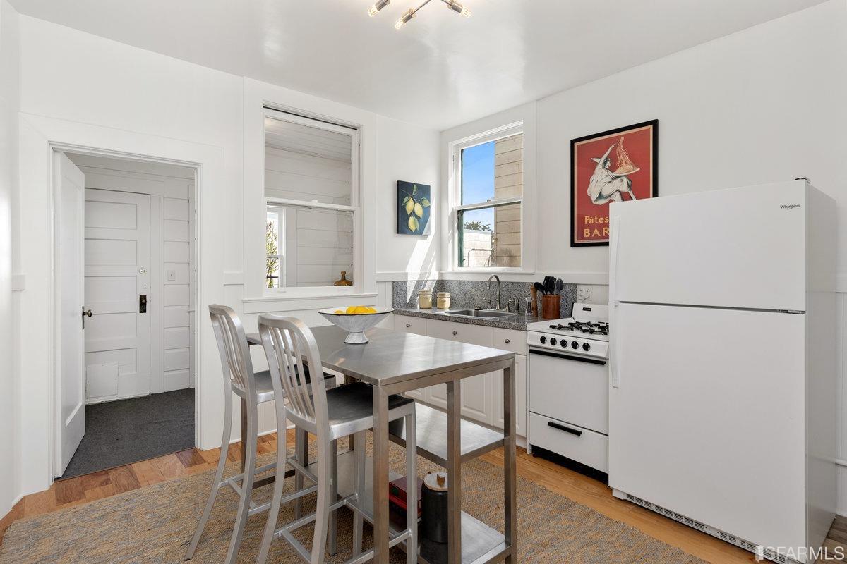 3928 Cesar Chavez Street