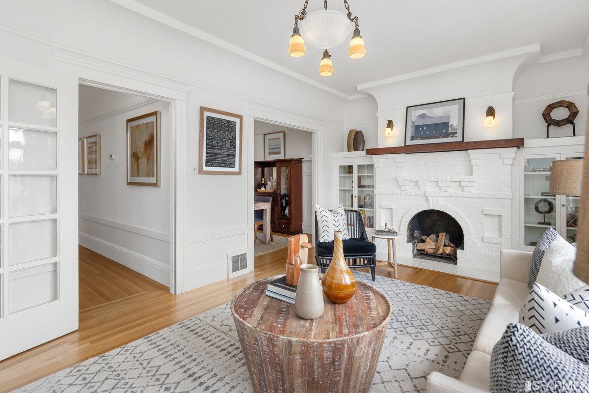 3928 Cesar Chavez Street