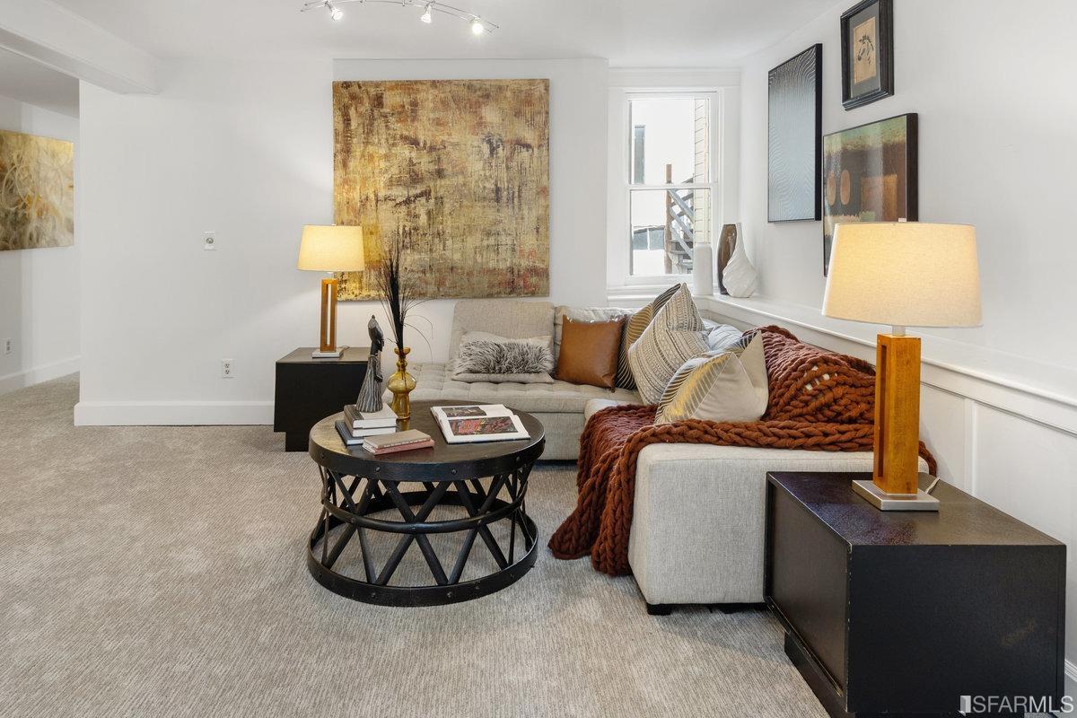 3928 Cesar Chavez Street