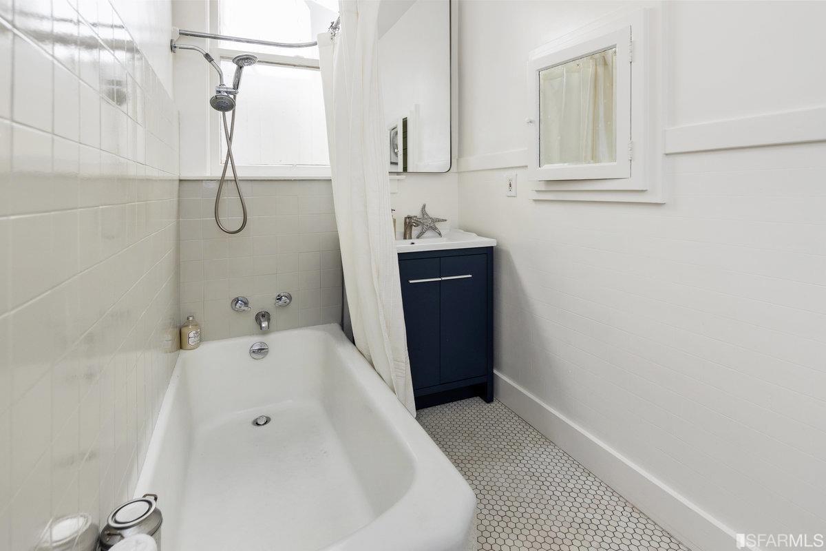 3928 Cesar Chavez Street