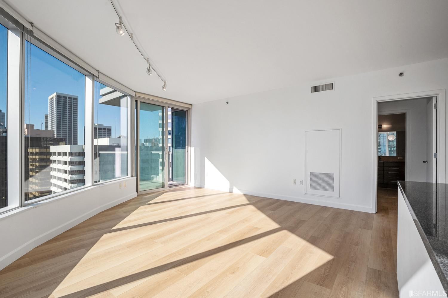 301 Main Street Unit: 24H