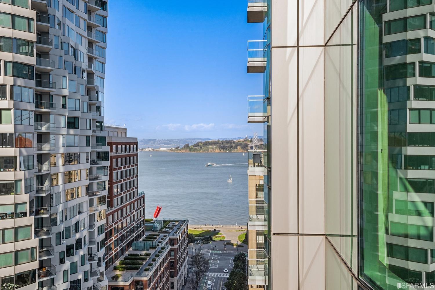 301 Main Street Unit: 24H