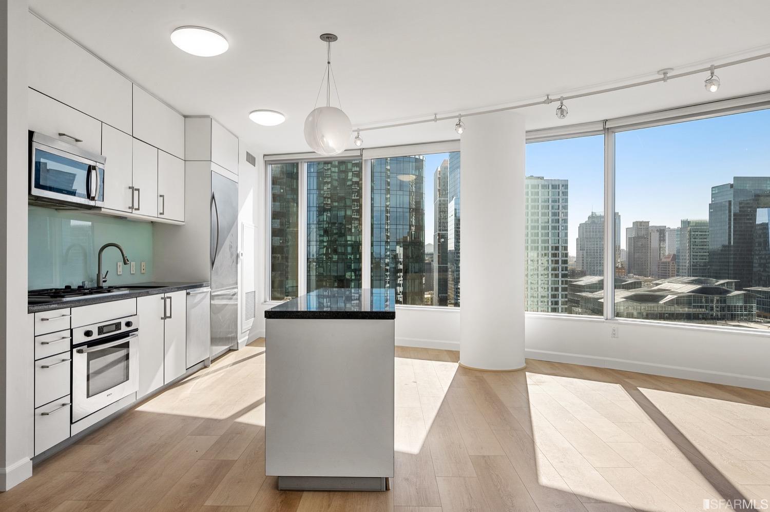 301 Main Street Unit: 24H