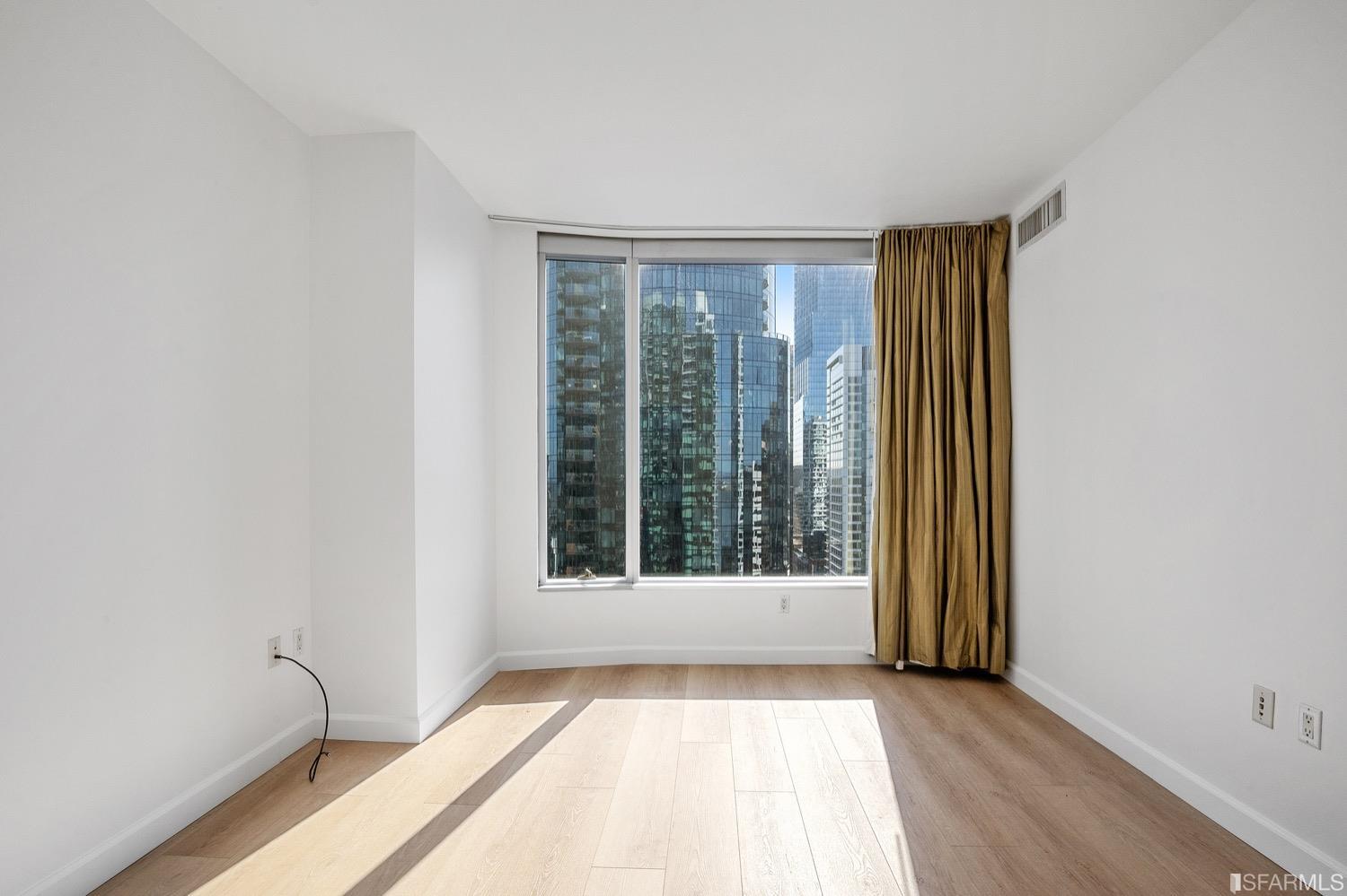 301 Main Street Unit: 24H