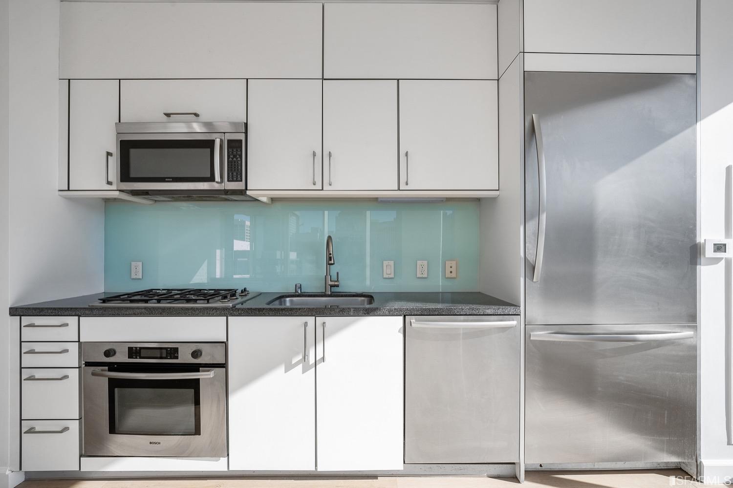 301 Main Street Unit: 24H