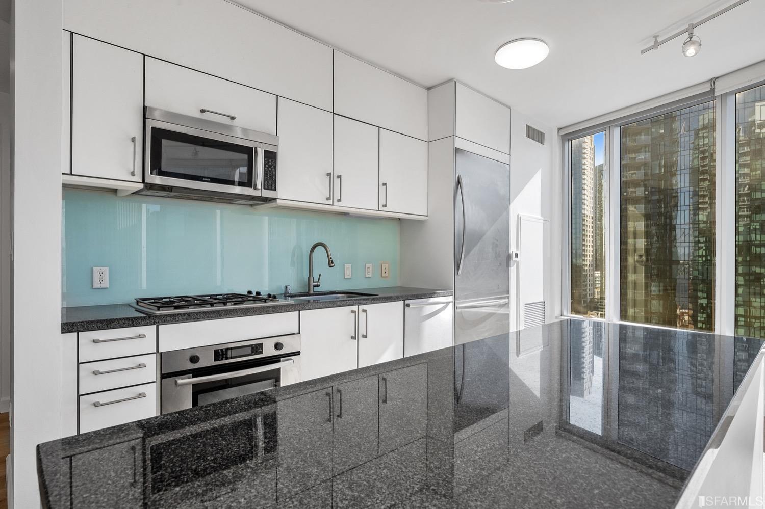 301 Main Street Unit: 24H