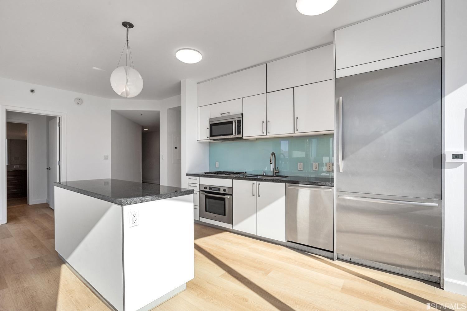 301 Main Street Unit: 24H