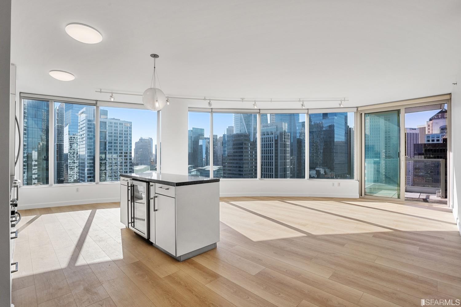 301 Main Street Unit: 24H